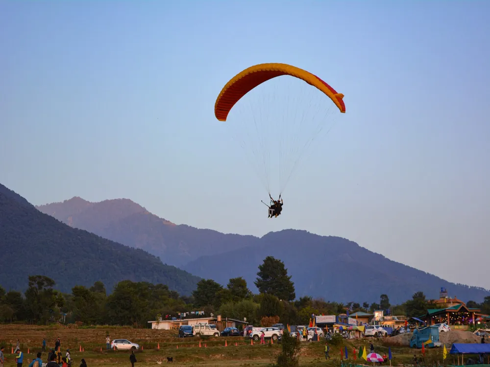 Paragliding in Bir Billing