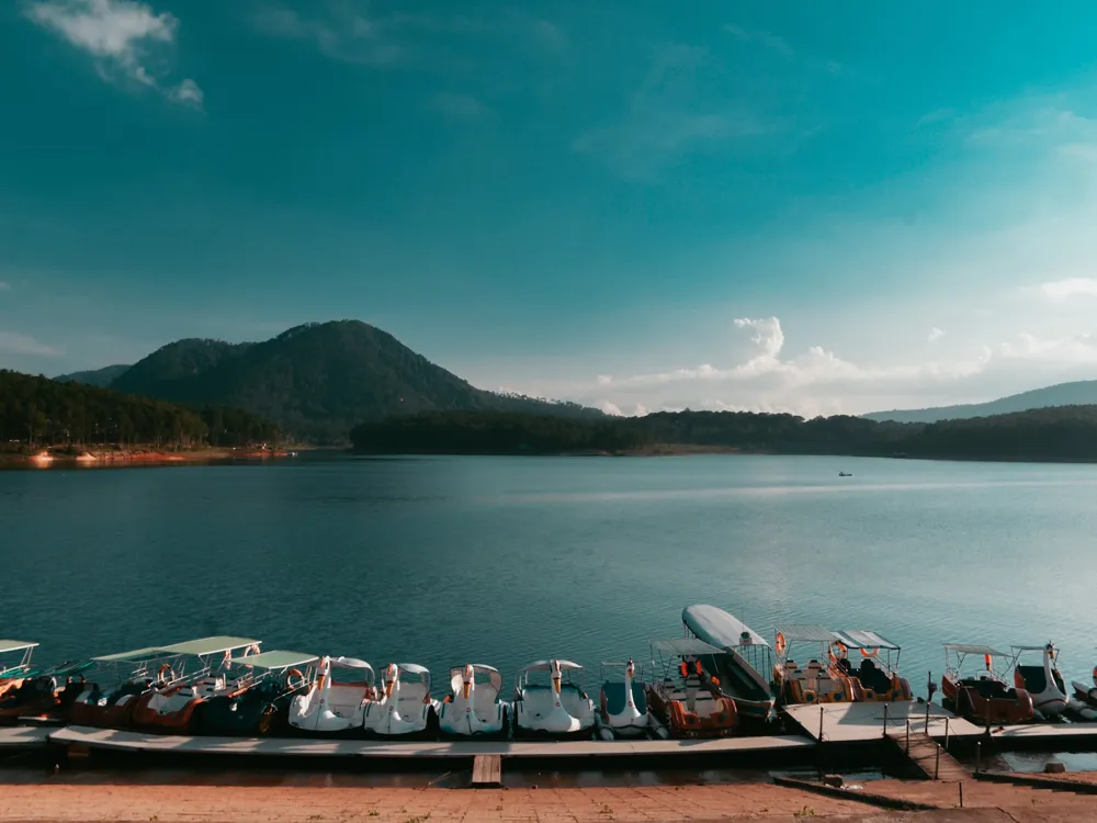 Tuyen Lam Lake