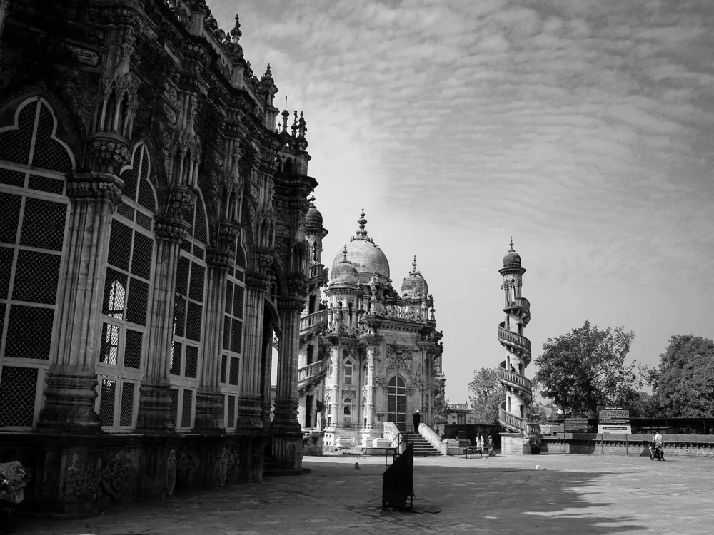 Mahabat Maqbara