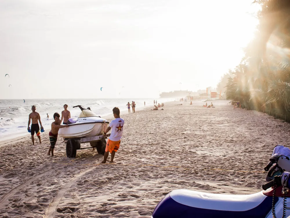 Kitesurfing in Mui Ne