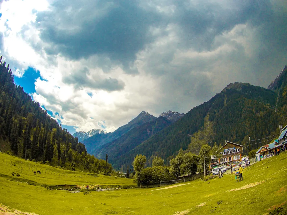 Skiing in Pahalgam