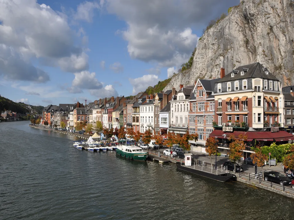 <p><strong>Dinant: Meuse Riverside Beauty</strong></p>