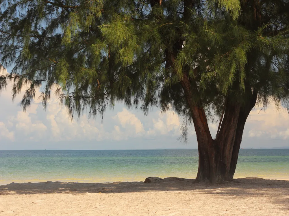 <p><strong>Tranquil Prek Treng Beach, Sihanoukville</strong></p>