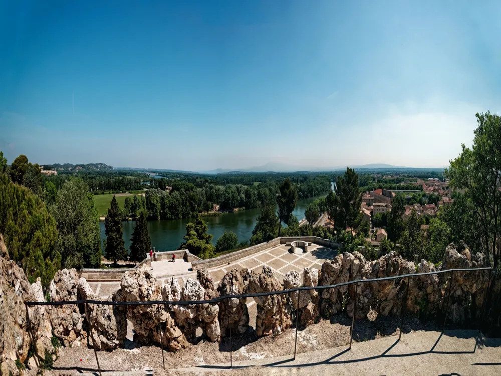 <p><strong>Avignon's River Valley Vista: Rocher des Doms</strong></p>