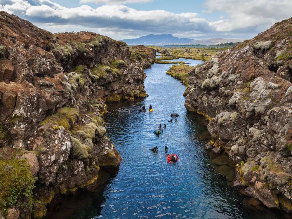 <p><strong>Silfra Snorkeling: Tectonic Plate Adventure</strong></p>