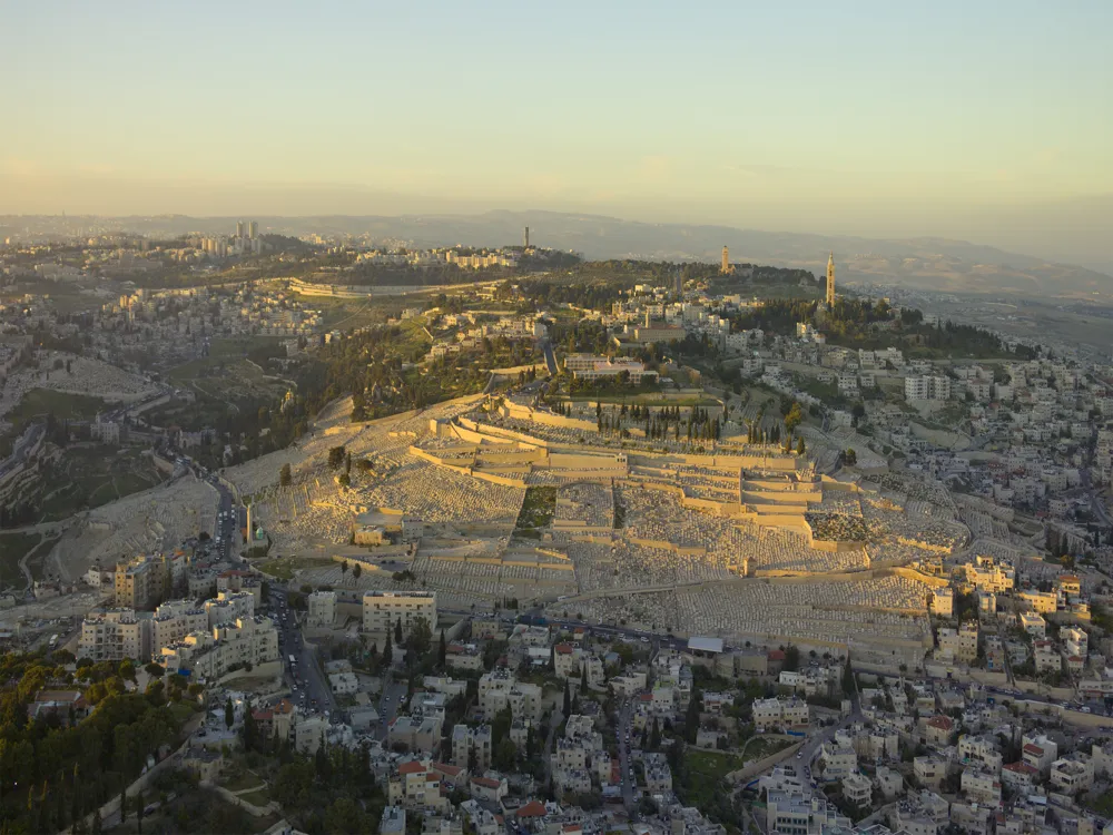 <p><strong>Jerusalem's Sunset Over Mount Olives</strong></p>