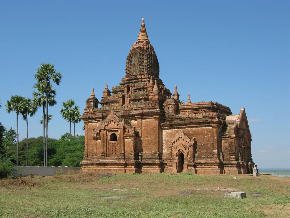 <p><strong>Bagan's Flourishing Temples: 11th-13th Century Marvels</strong></p>