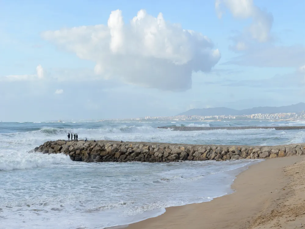 <p><strong>Endless Sands: Costa da Caparica</strong></p>