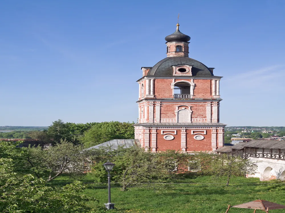 <p><strong>Bell-Tower View: Pereslavl Museum</strong></p>