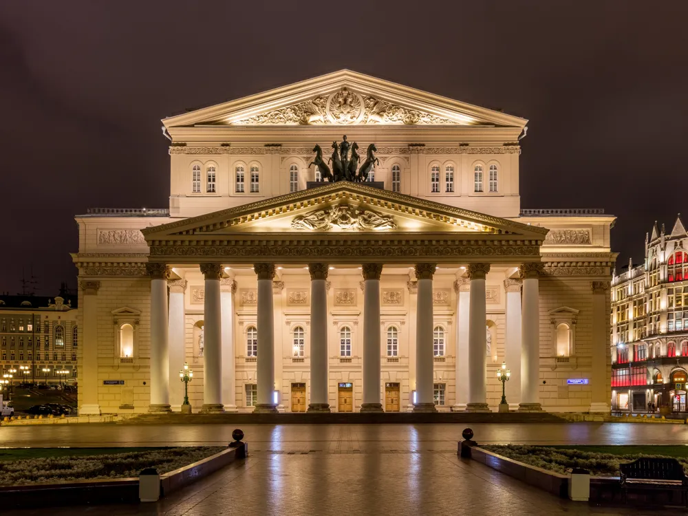 <p><strong>Bolshoi Theatre: Moscow's Grand Cultural Gem</strong>.</p>