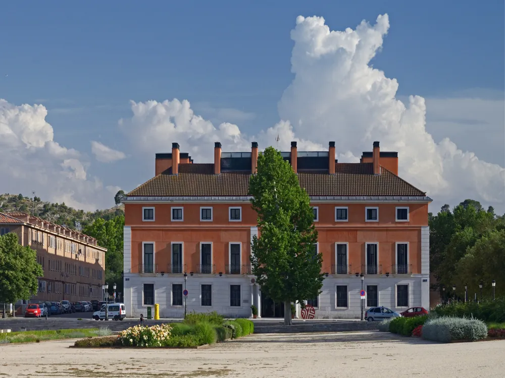 <p><strong>Military Command in Aranjuez, Spain</strong></p>