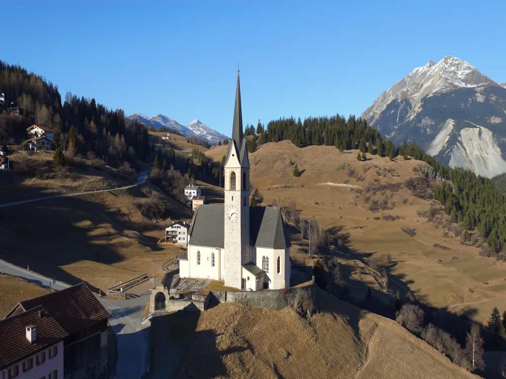 <p><strong>Aerial View: Church S. Gieri, Salouf</strong></p>