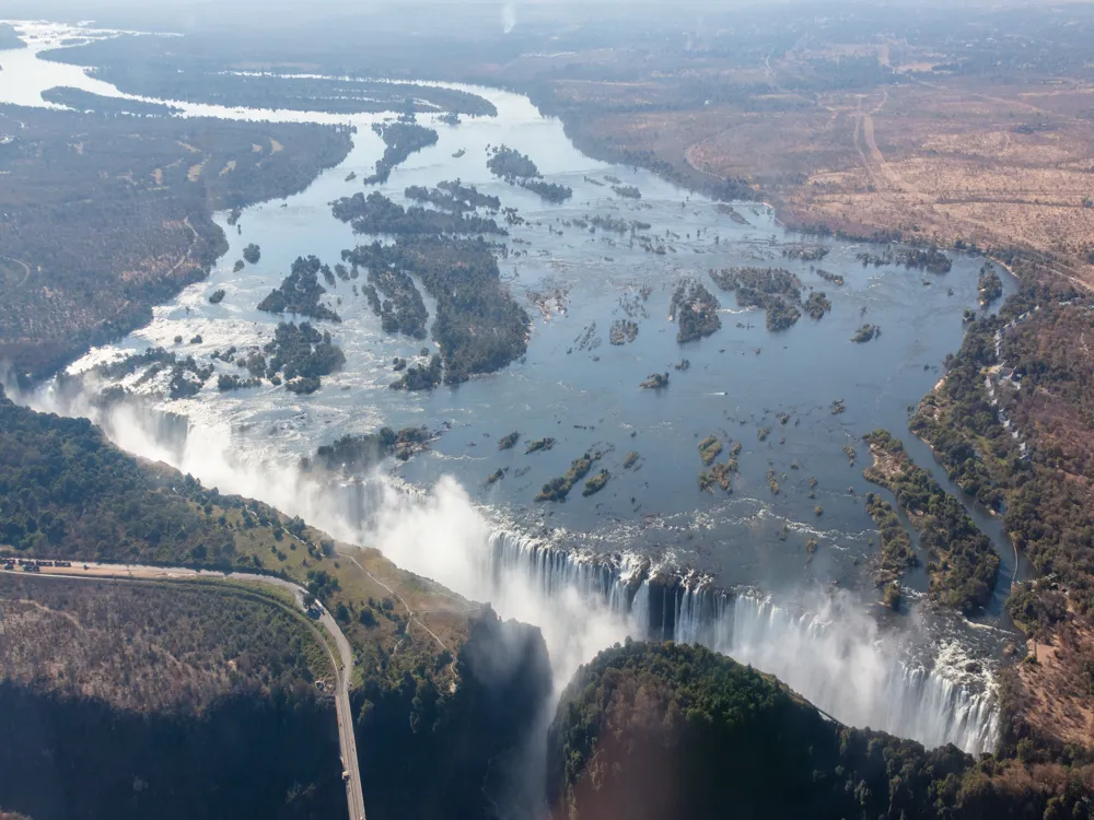 Victoria Falls: Zambia-Zimbabwe Wonder